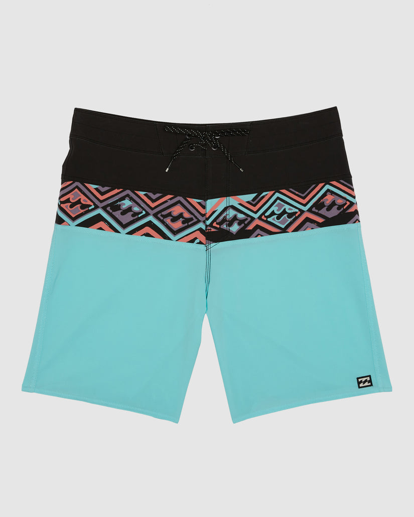 Boys 8-16 Momentum Pro Boardshorts