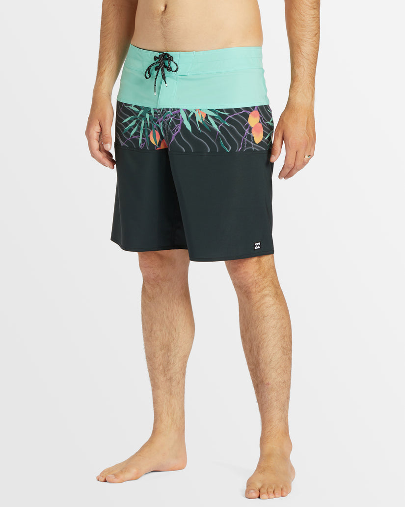 Tribong Pro Boardshorts