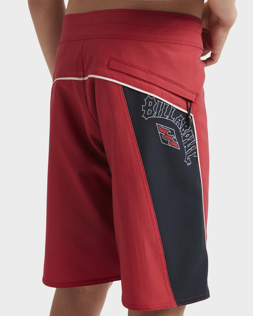 Boys 8-16 Straddie Pro Boardshorts