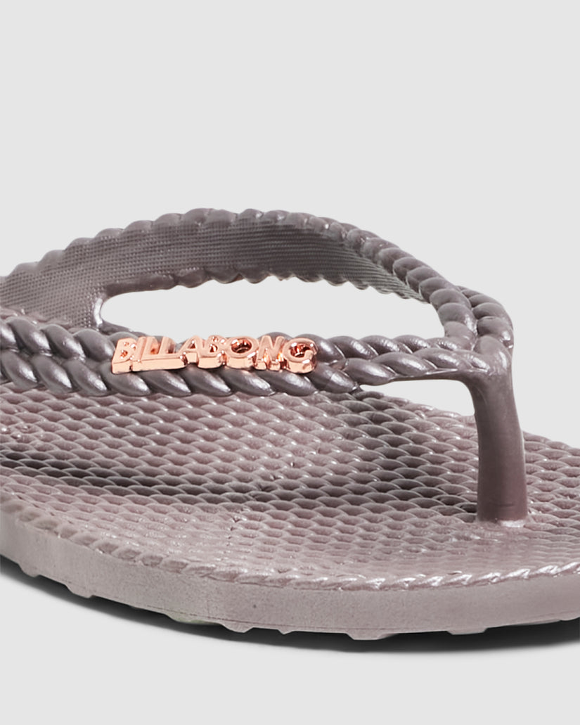 Womens Kick Back Metallic Thongs